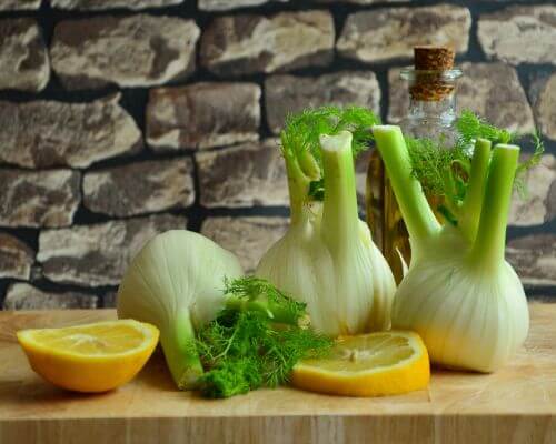 Bulb fennel on counter with orange slices